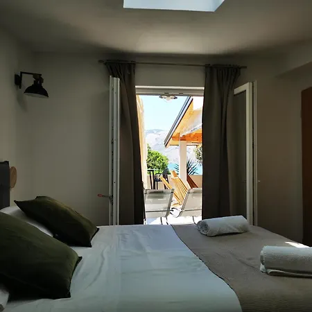 Secluded House With Private Beach Adria סטארי גראד