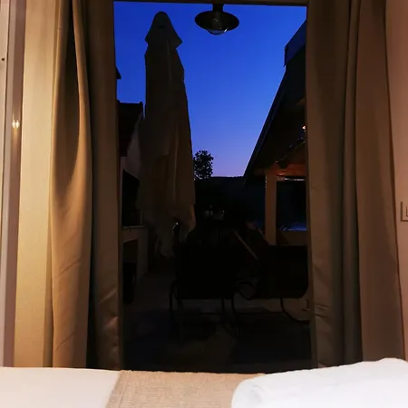 Secluded House With Private Beach Adria סטארי גראד