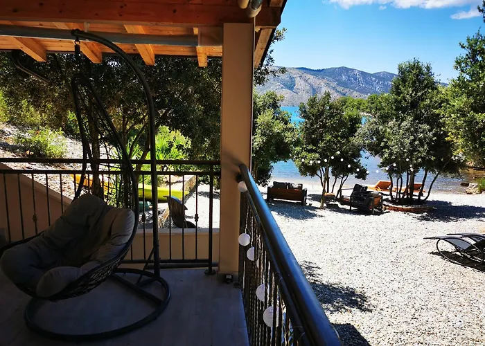 Secluded House With Private Beach Adria