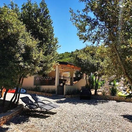 Secluded House With Private Beach Adria * Stari Grad